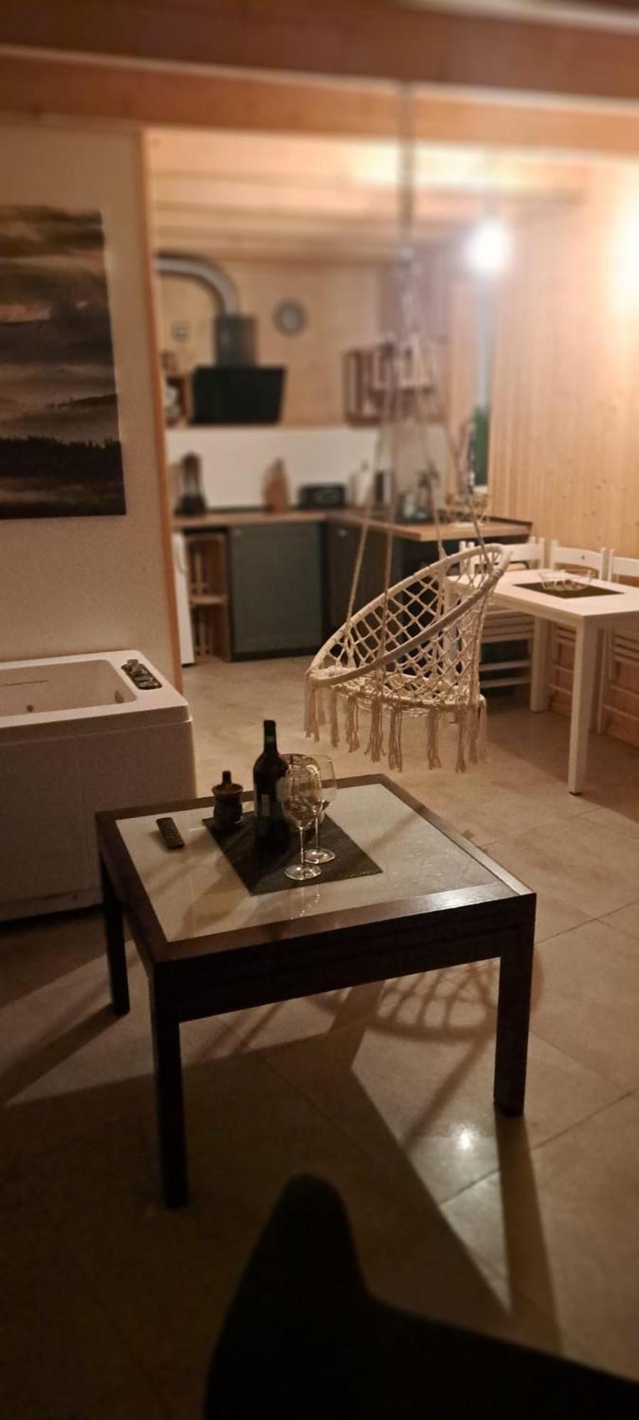 Domek Mecenasa Nieledwia Exteriör bild